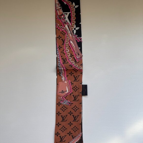 Louis Vuitton Silk Scarf - Picture 5 of 9